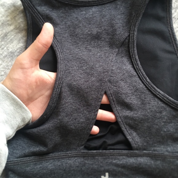 workout top/ sports bra - Picture 8 of 9